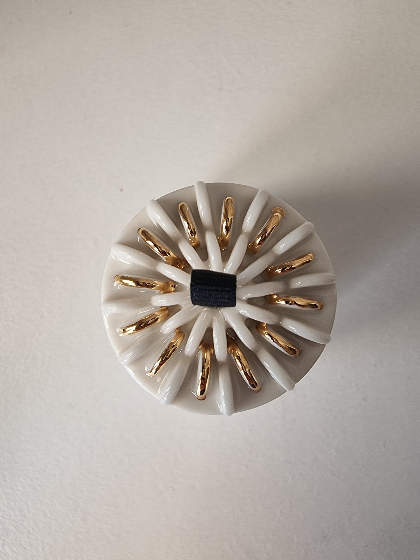 Small Lidded Vessel with Gold Lustre (Second)