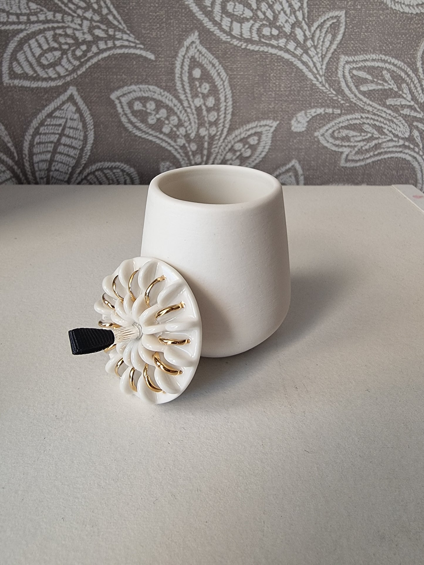 Small Lidded Vessel with Gold Lustre (Second)