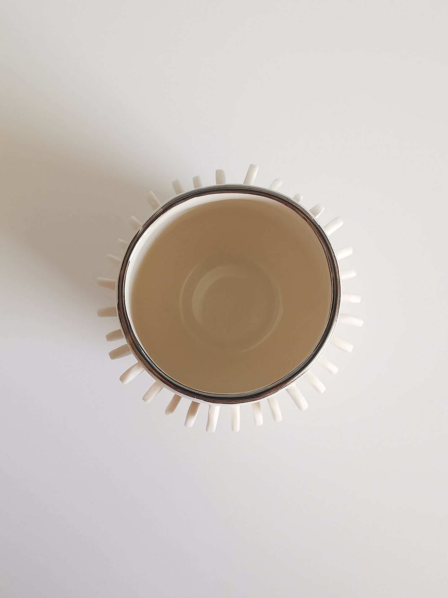 Small Wiggle Vessel with Platinum