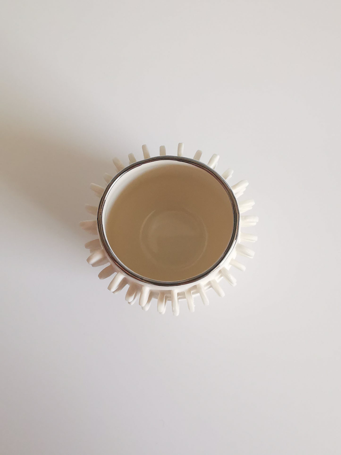 Small Disk Pattern Vessel with Platinum